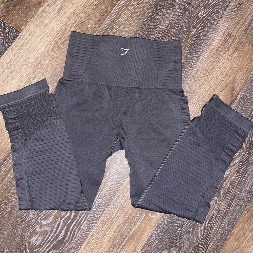 Gymshark Energy+ Seamless Cropped Leggings - Smokey Grey - Picture 3 of 5